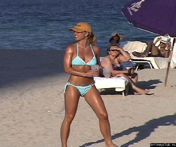 Бритни на пляже в Майями0006[1]~0.jpg(Бритни Спирс, Britney Spears)